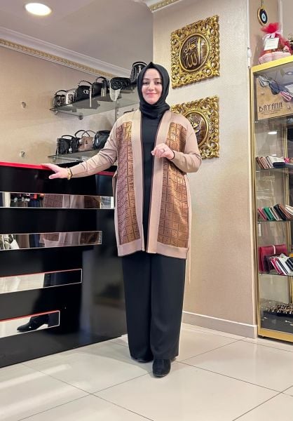 ﻿KENDİNDEN DESENLİ ÇİFT RENK HIRKA/GHISA