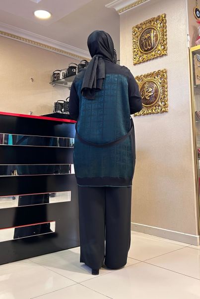 ﻿KENDİNDEN DESENLİ ÇİFT RENK HIRKA/GHISA