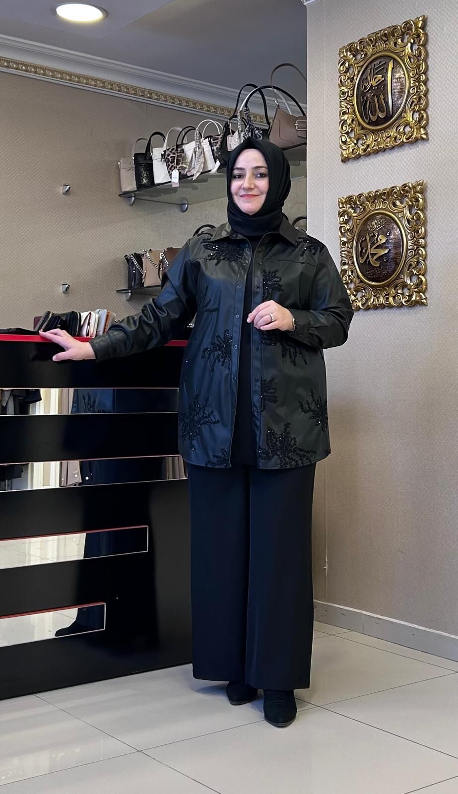 NAKIŞLI SUNİ DERİ GÖMLEK /SEÇİL