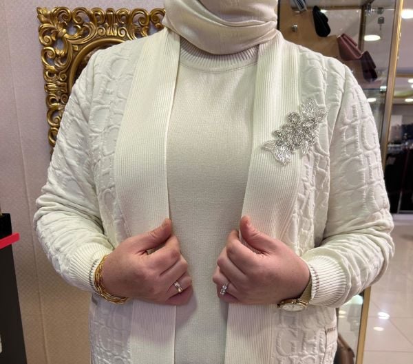 ﻿YAKASI TAŞ DTY. KENDİNDEN DESENLİ HIRKA/GHISA