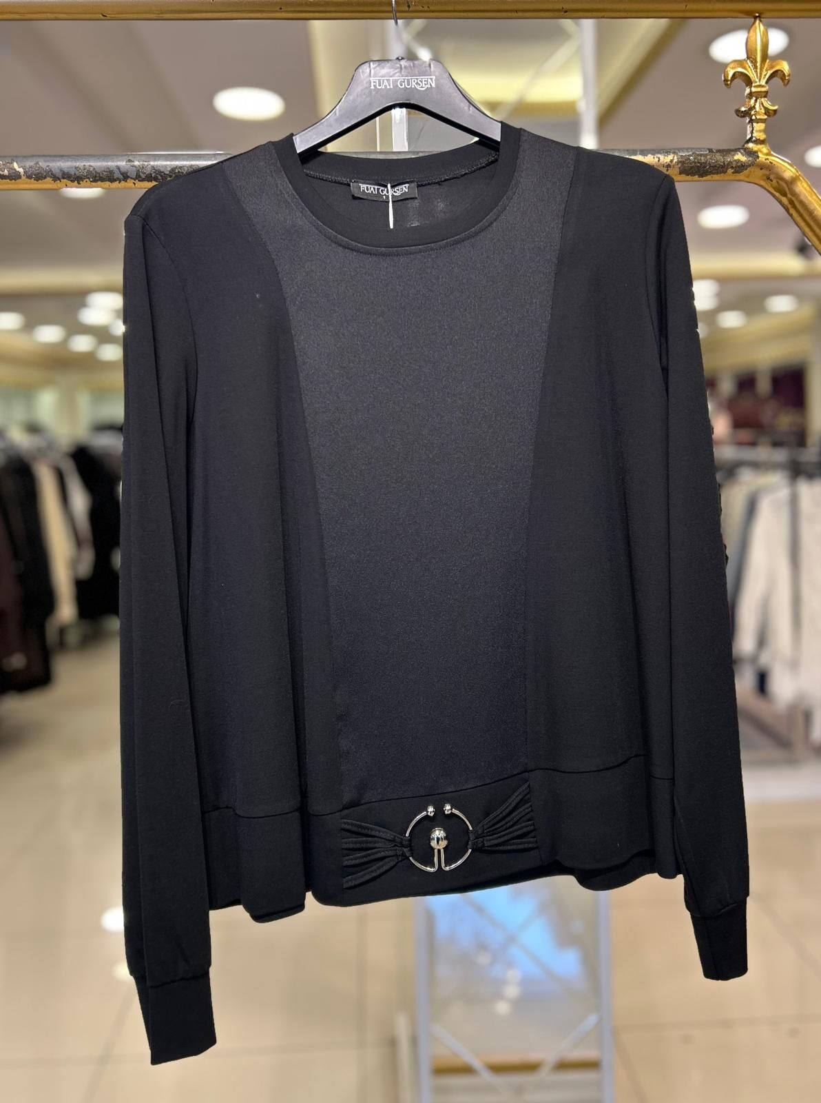 BELİ METAL AKSESURLI PENYE BLUZ/FUAT GÜRŞEN