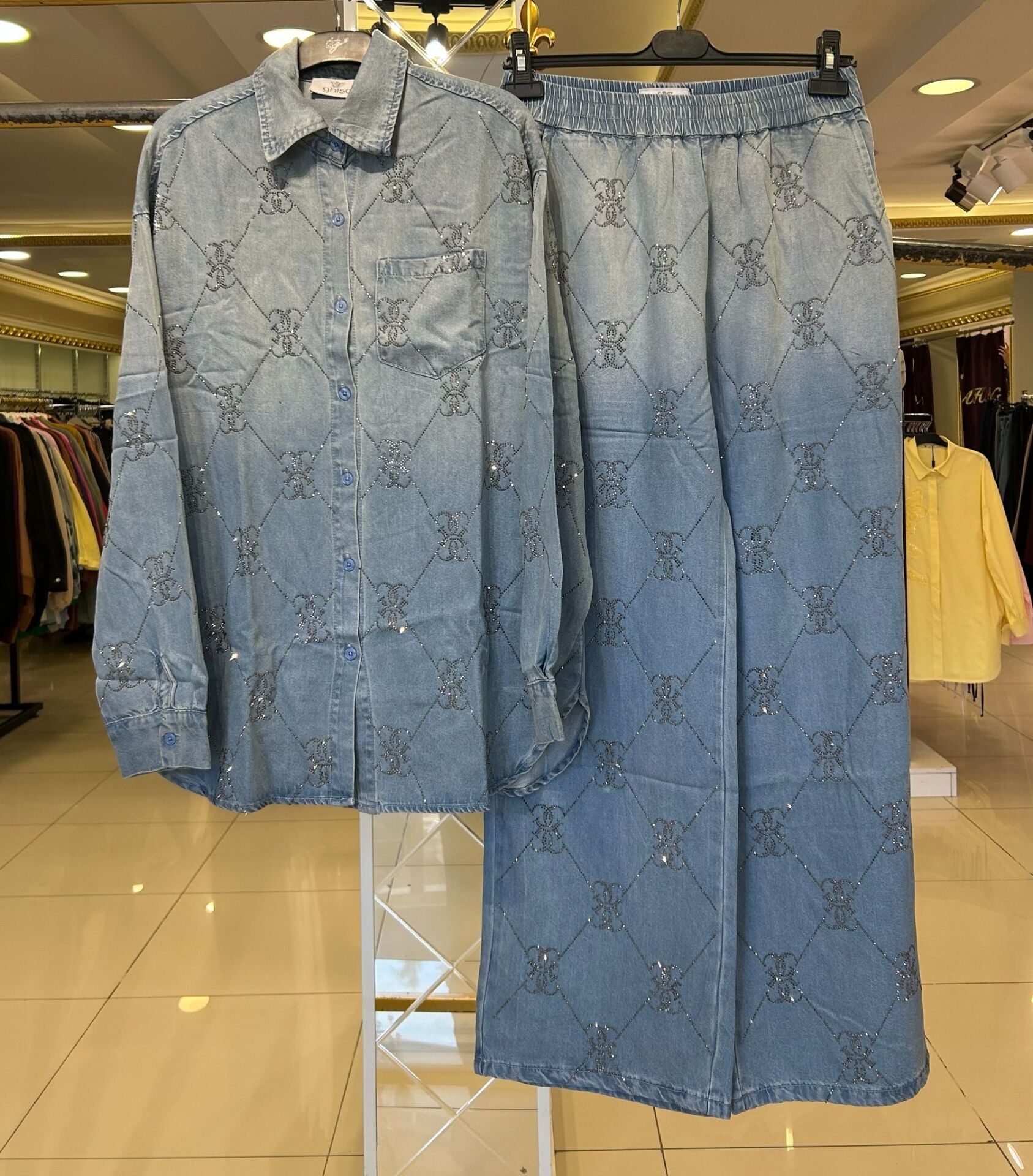 TAŞ İŞLEMELİ DEGRADE KOT PANTOLONLU TAKIM/GHISA