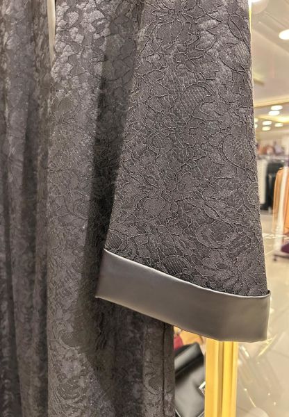 GÜPÜR İŞLEMELİ İÇİ TÜYLÜ FERACE/QEFFA