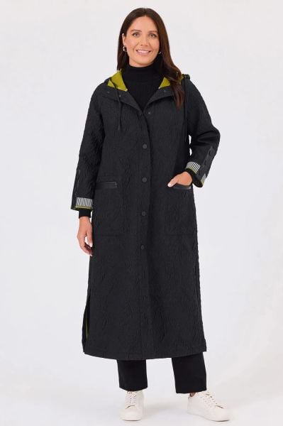 KENDİNDEN DESENLİ KAPÜŞONLU PARDESÜ/SEÇİL