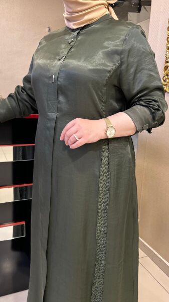 ETEĞİ VE SIRTI İŞLEME DTY. SATEN  ELBİSE/ LISSMORE