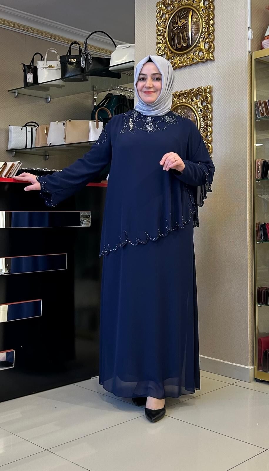 TAŞ VE BONCUK İŞLEMELİ ŞİFONLU ABİYE ELBİSE /TASVİR