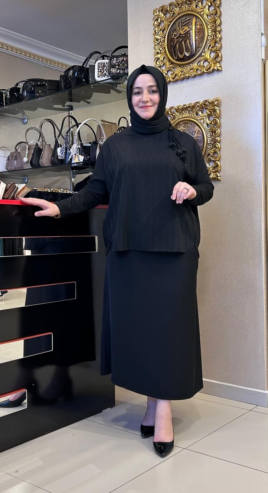 ÇİÇEK VE TAŞ DTY. ETEK BLUZ TAKIM/ FUAT GÜRŞEN