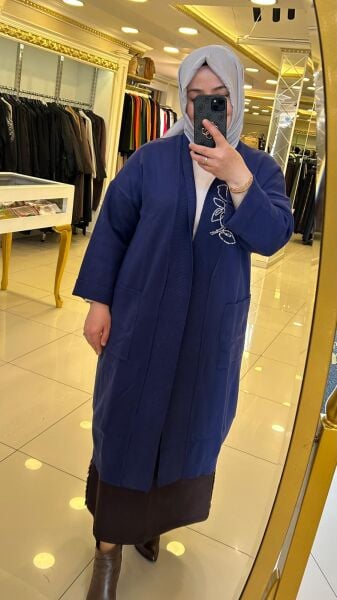 ÇİÇEK TAŞ İŞLEMELİ YÜNLÜ HIRKA /GHISA