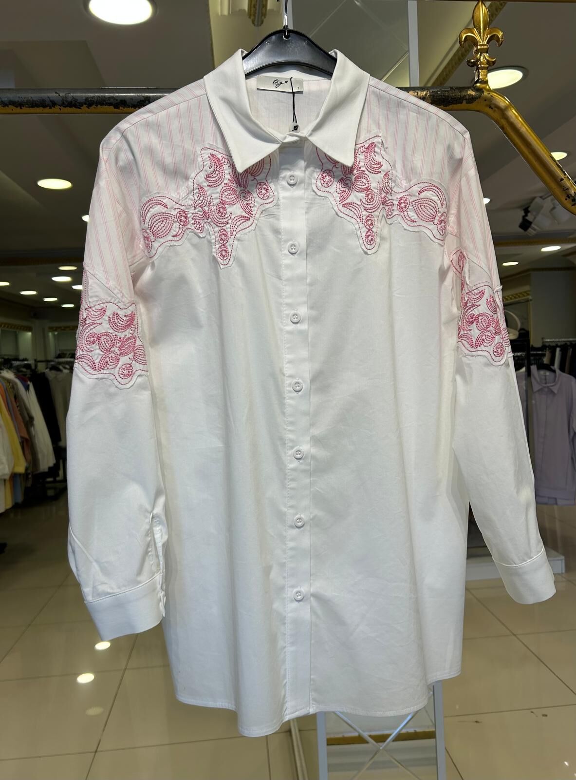 OMUZ VE KOLLARI NAKIŞ DTY. GÖMLEK/ TIĞTRİKO