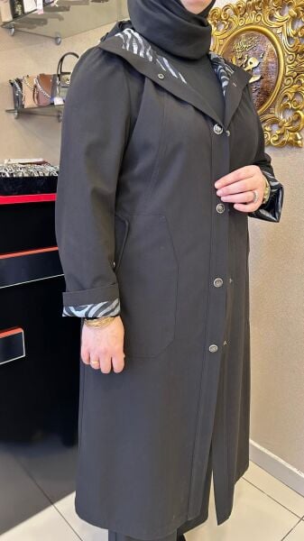 B. BEDEN ASTARI DESENLİ KAPÜŞONLU KAP/ SEÇİL