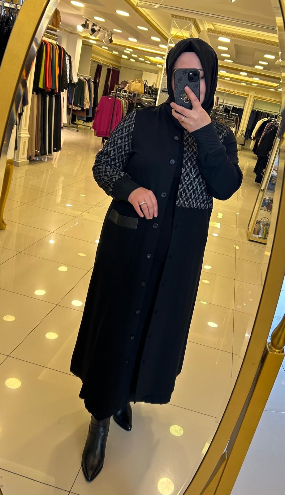 KOLU VE GÖĞSÜ DESENLİ DÜĞMELİ KAP /DEFRİNA