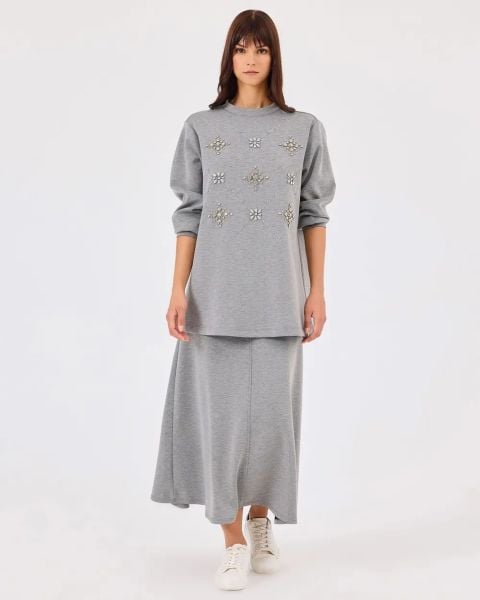 Yuvarlak yaka taşlı sweatshirt
