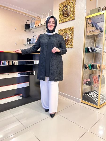 BÜYÜK BEDEN ÇİÇEK DESENLİ İ̇Ç BLUZLU CEKET