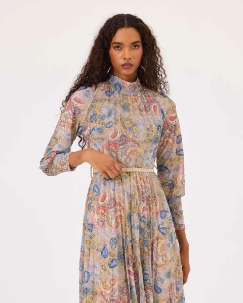 DİK YAKA KEMERLİ MİDİ BOY ELBİSE/ SEÇİL