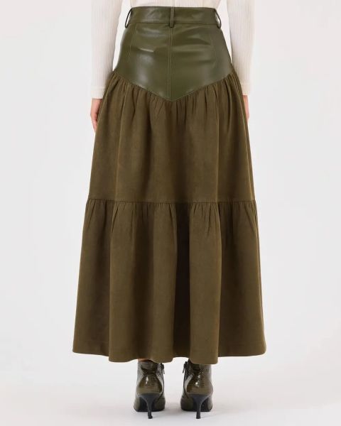 SÜET VE DERİ DTY. ETEKLİ TAKIM/SEÇİL