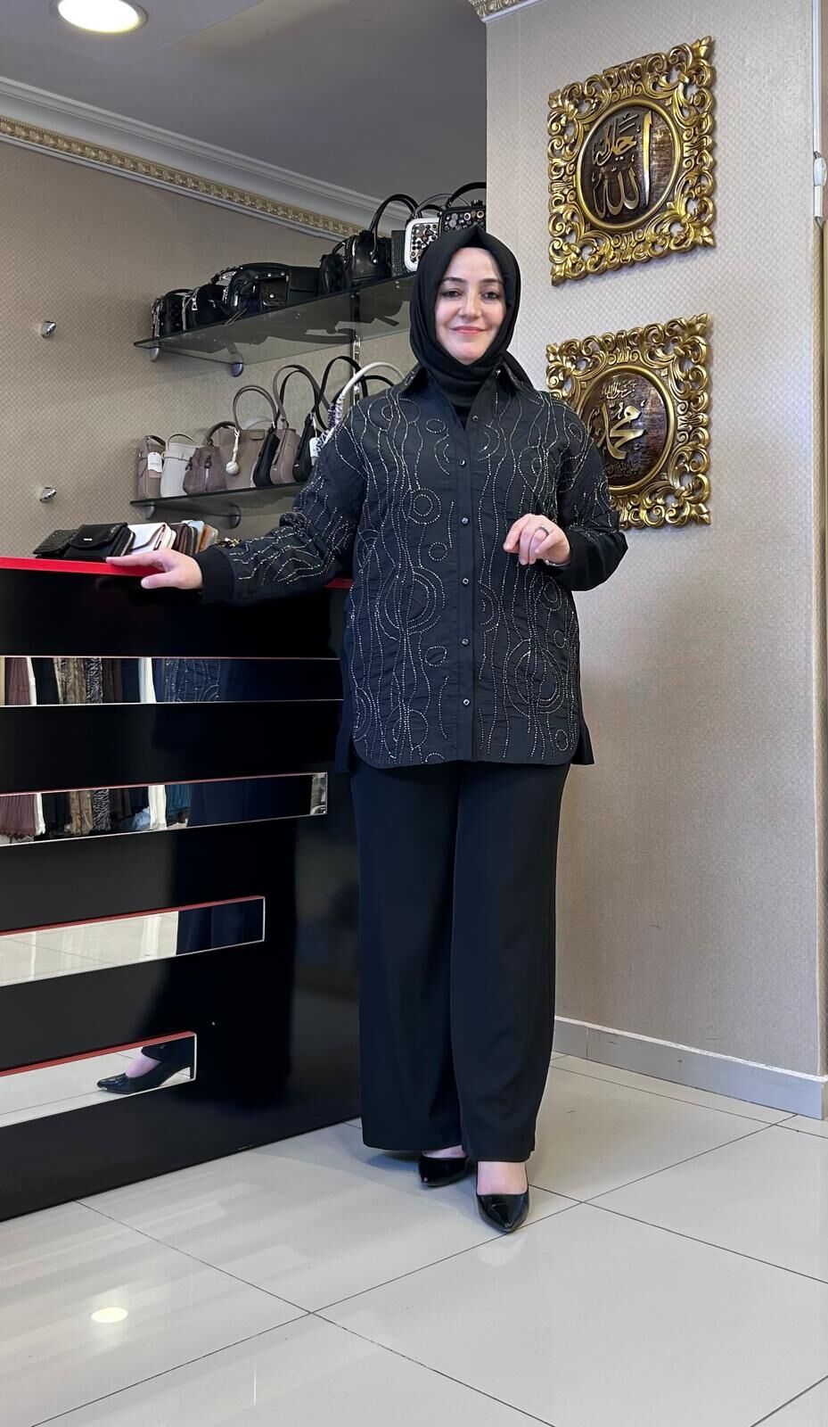 TAMAMI BONCUK İŞLEMELİ GÖMLEK/ GHISA 