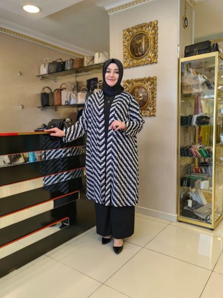 BÜYÜK BEDEN DESENLİ ABAYA