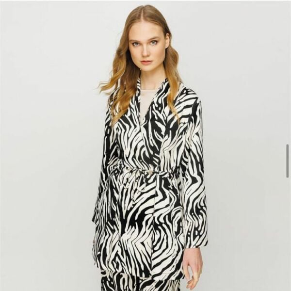 GHİSA ZEBRA DESENLİ PANTOLONLU TAKIM