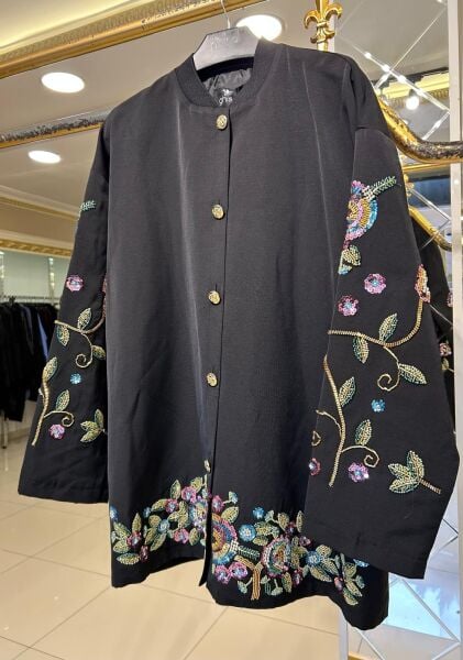 KOLLARI VE ETEK UCU BONCUK İŞLEMELİ CEKET /GHISA