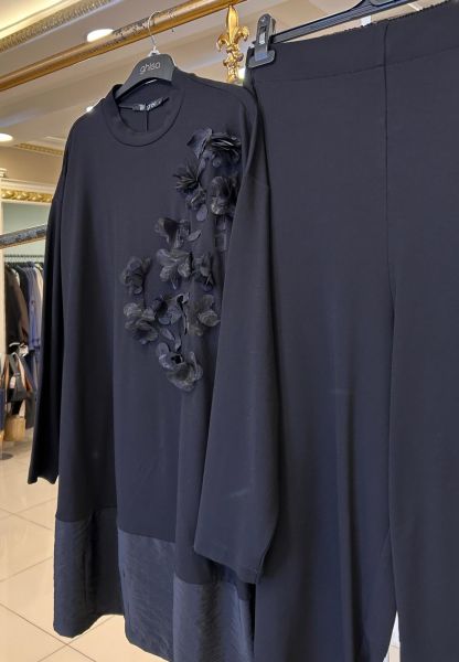 YAKASI ÇİÇEK DTY. PANTOLONLU TAKIM/GHISA