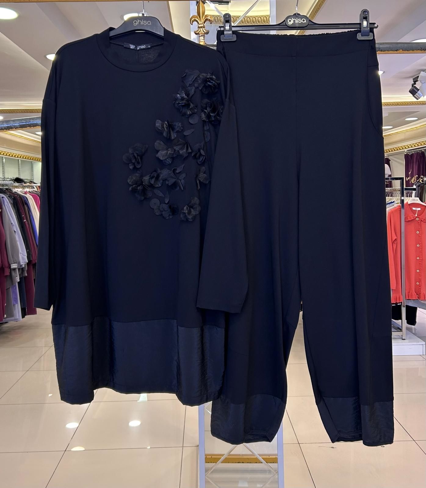 YAKASI ÇİÇEK DTY. PANTOLONLU TAKIM/GHISA