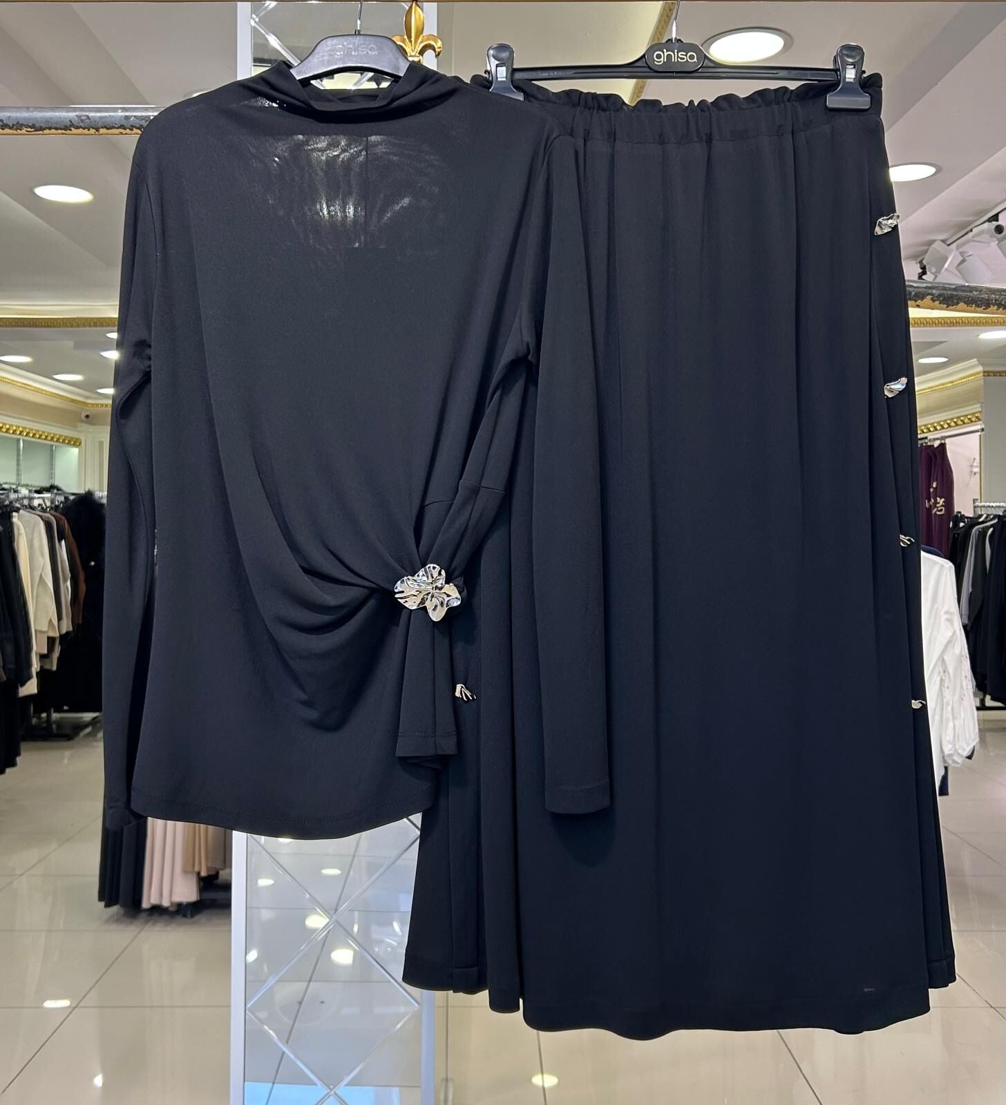 ETEĞİ VE BLUZU AKSESUAR DTY. TAKIM/ GHISA