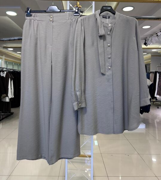 YAKA VE DÜĞME DTY. PANTOLONLU TAKIM/ FUAT GÜRŞEN