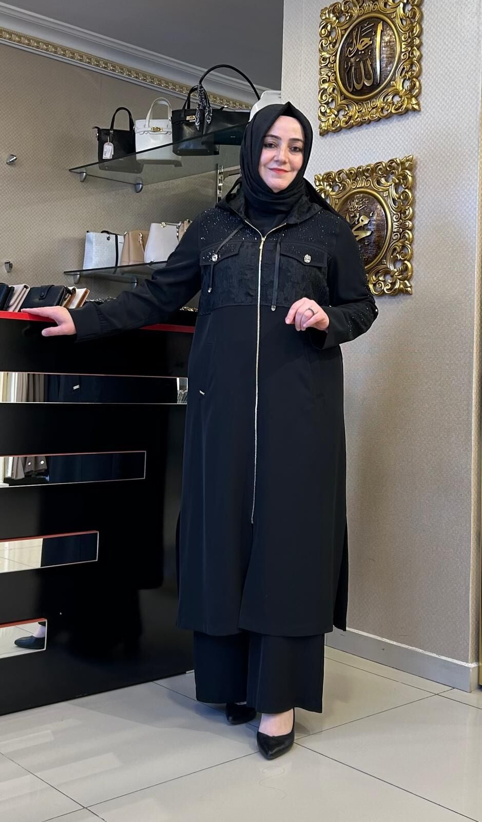 ŞAKAYIK KENDİNDEN DESENLİ TAŞ İŞLEMELİ KAP/ MÜSEMMA