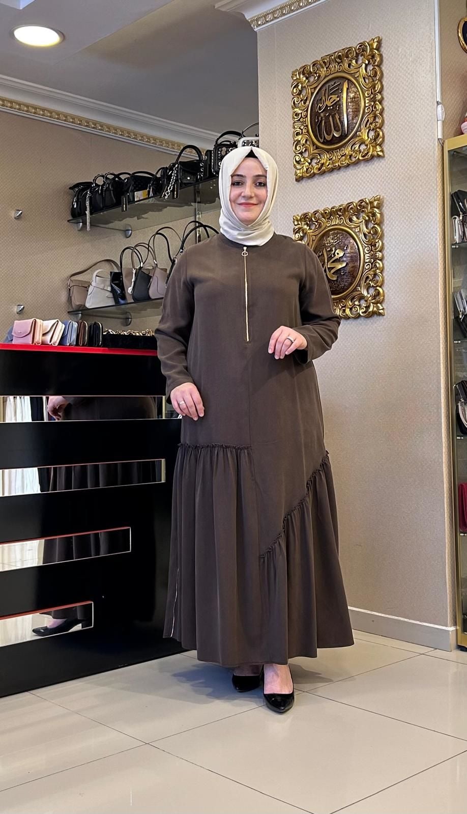 FIRFIR VE FERMUAR DTY. TENSEL ELBİSE/ DEFRİNA