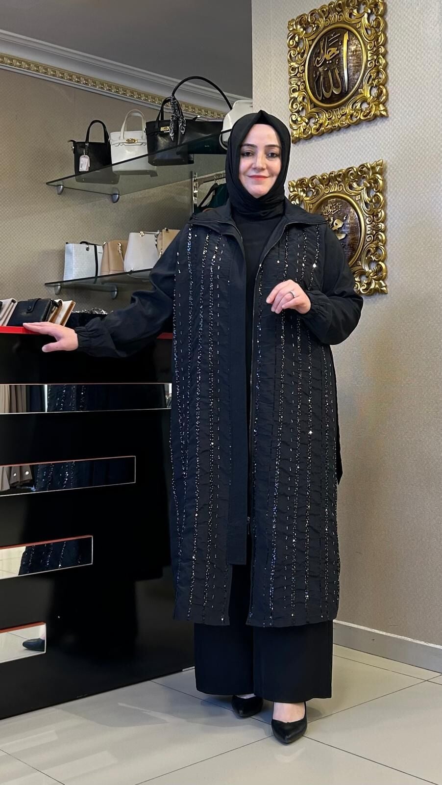 ÖNÜ BONCUK İŞLEMELİ YAKALI KAP/ FUAT GÜRŞEN