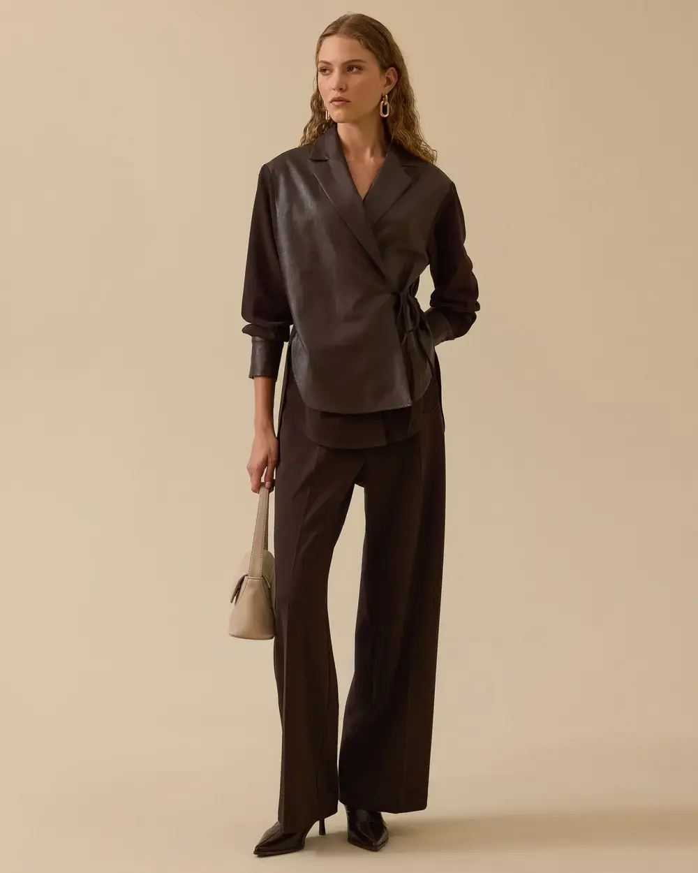 SUNİ DERİ DTY. KRUVAZE GÖMLEK PANTOLON TAKIM/ SEÇİL