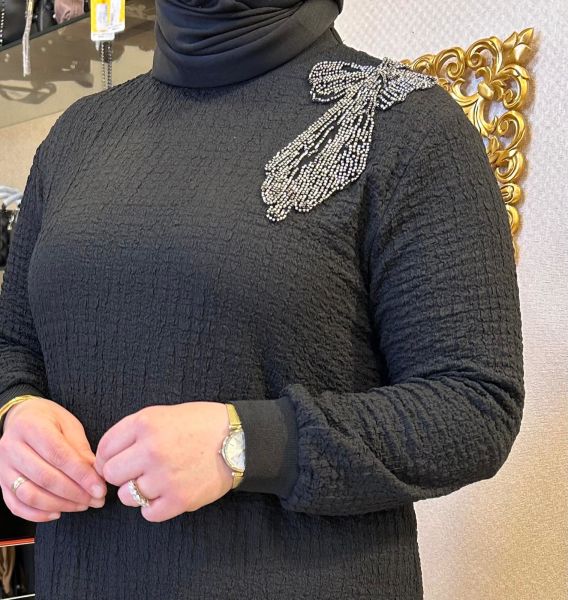 OMUZU BONCUK İŞLEMELİ GOFRE KUMAŞ ELBİSE/NURCAN ÇETİN 25128