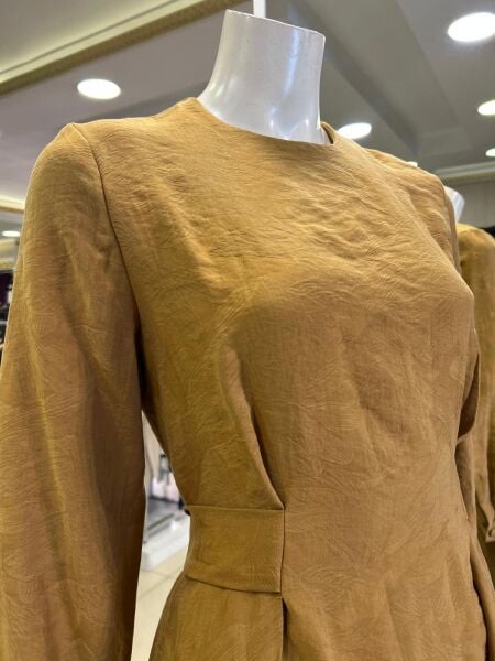 KENDİNDEN DESENLİ BELİ BAĞLAMA DTY. ELBİSE /NUSS