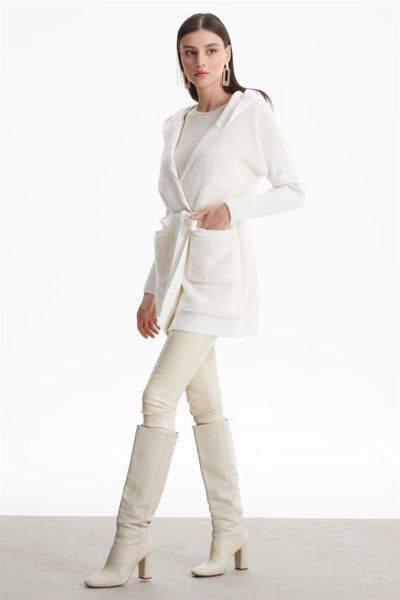 KOLLARI SAÇ ÖRGÜLÜ KÜRK GARNİLİ TRİKO HIRKA EKRU