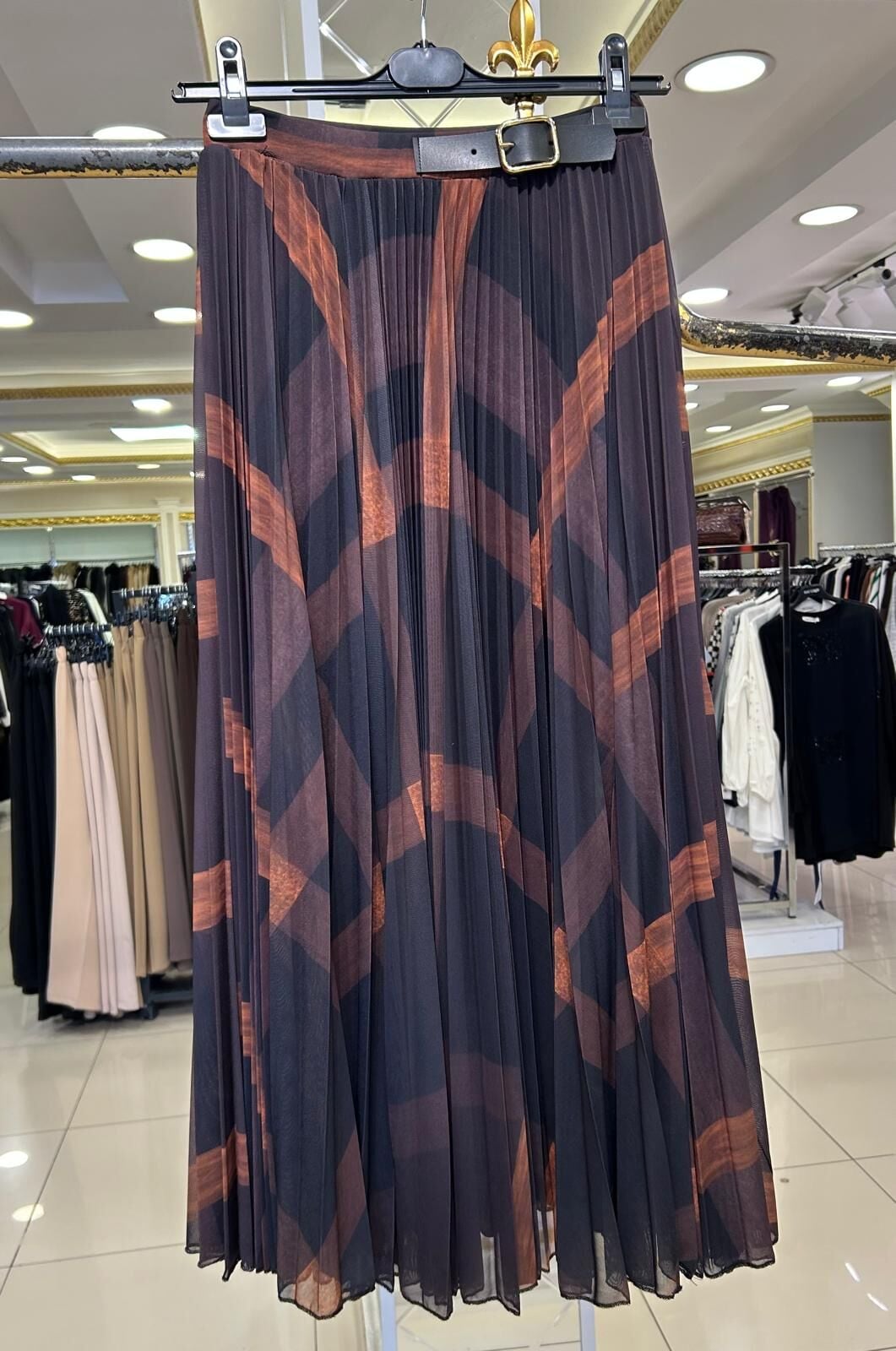 BELİ KEMER AKSESUARLI PİLİSE ŞİFON ETEK /GLARE