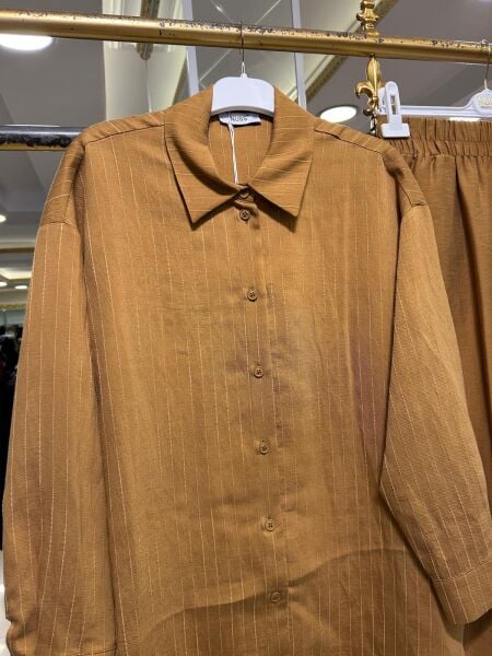 GÖMLEĞİ ÇİZGİLİ TENSEL KUMAŞ TAKIM/ NUSS