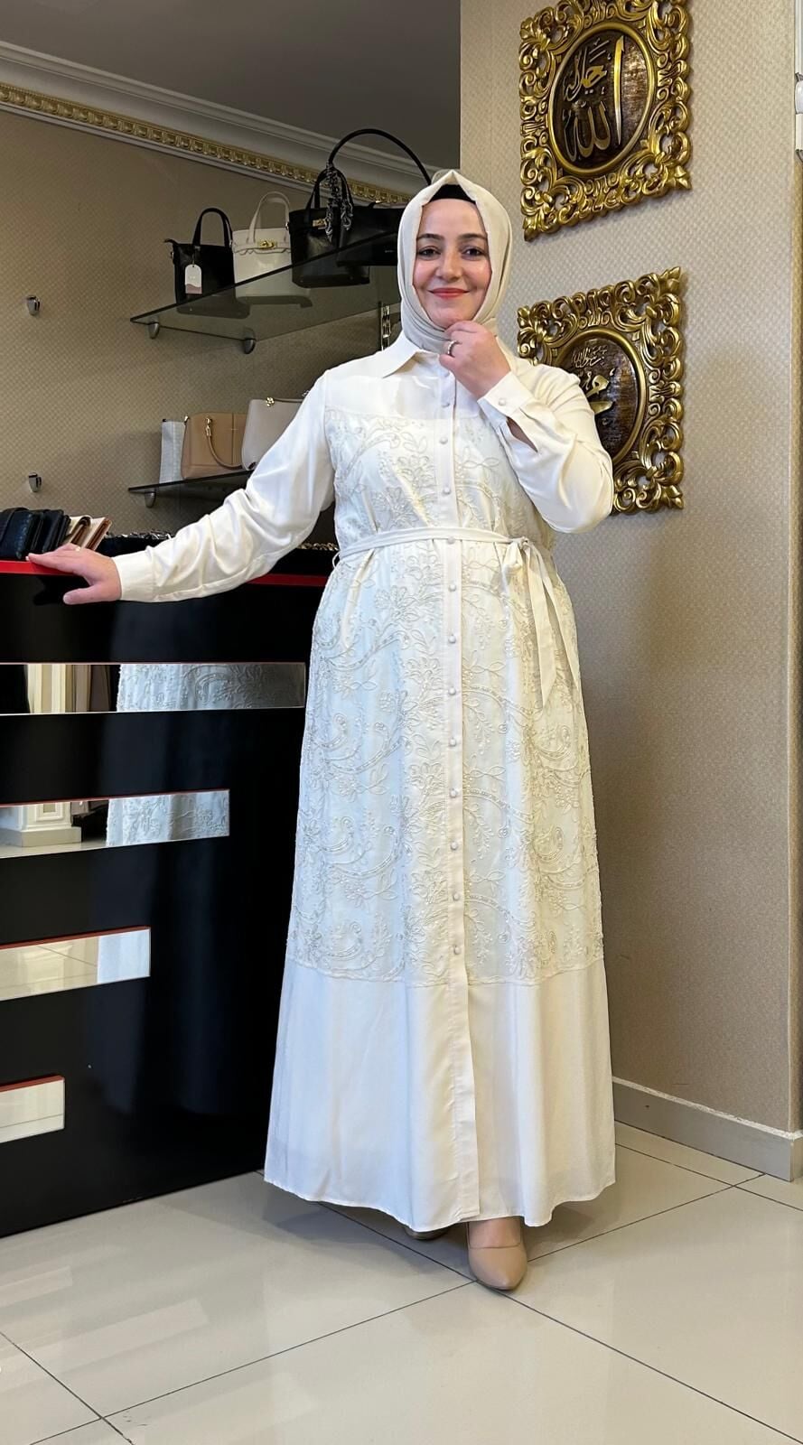 NAKIŞ VE BONCUK İŞLEMELİ KUŞAKLI ELBİSE/ FUAT GÜRŞEN