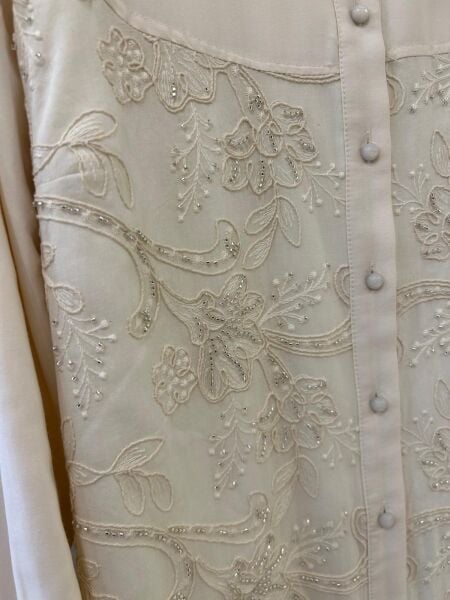 NAKIŞ VE BONCUK İŞLEMELİ KUŞAKLI ELBİSE/ FUAT GÜRŞEN