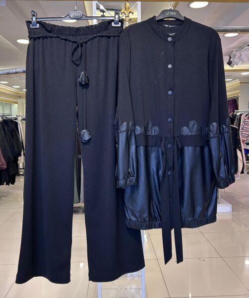 DERİ DETAYLI ÖRME KUMAŞ TAKIM/ GHISA