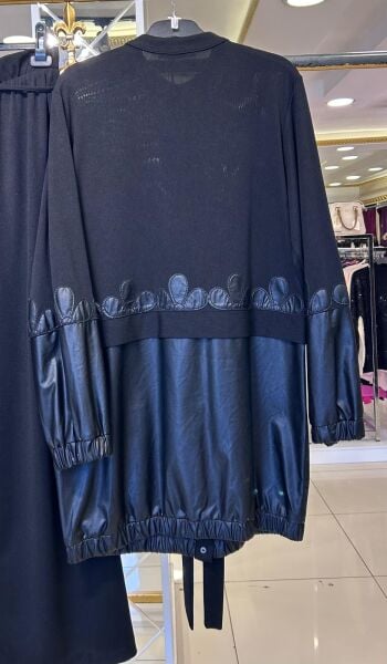 DERİ DETAYLI ÖRME KUMAŞ TAKIM/ GHISA