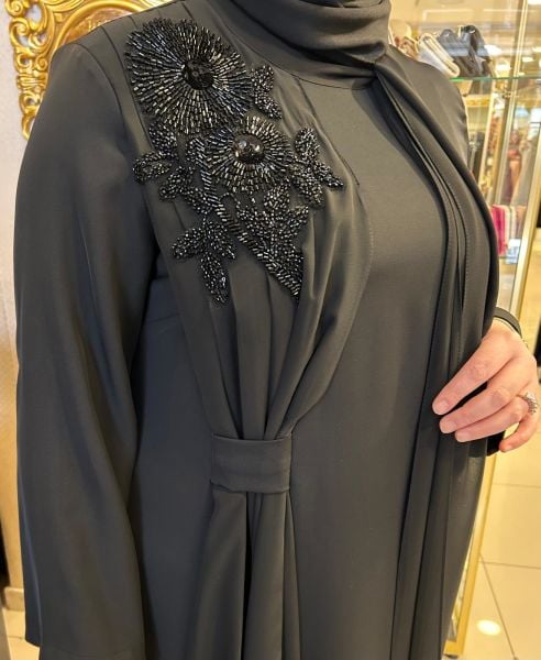 ﻿OMUZU İŞLEMELİ YAKA BAĞLAMALI ELBİSE/MÜSEMMA