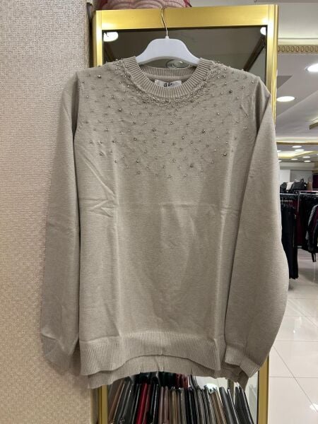 YAKASI BONCUK VE TAŞ İŞLEMELİTRİKO KAZAK/ TIĞTRİKO