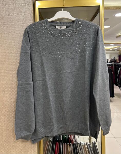 YAKASI BONCUK VE TAŞ İŞLEMELİTRİKO KAZAK/ TIĞTRİKO