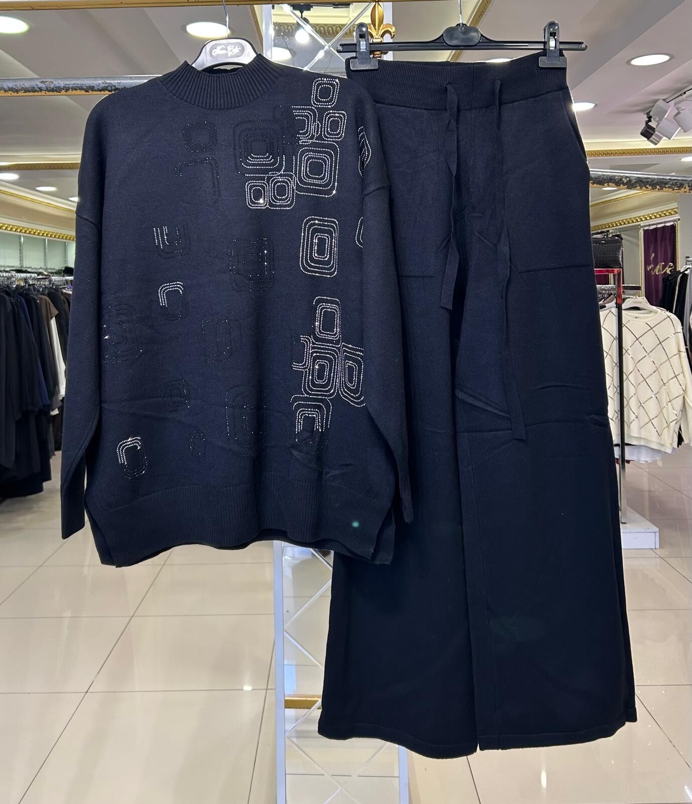 TAŞ İŞLEMELİ TRİKO KUMAŞ TAKIM/ TIĞTRİKO