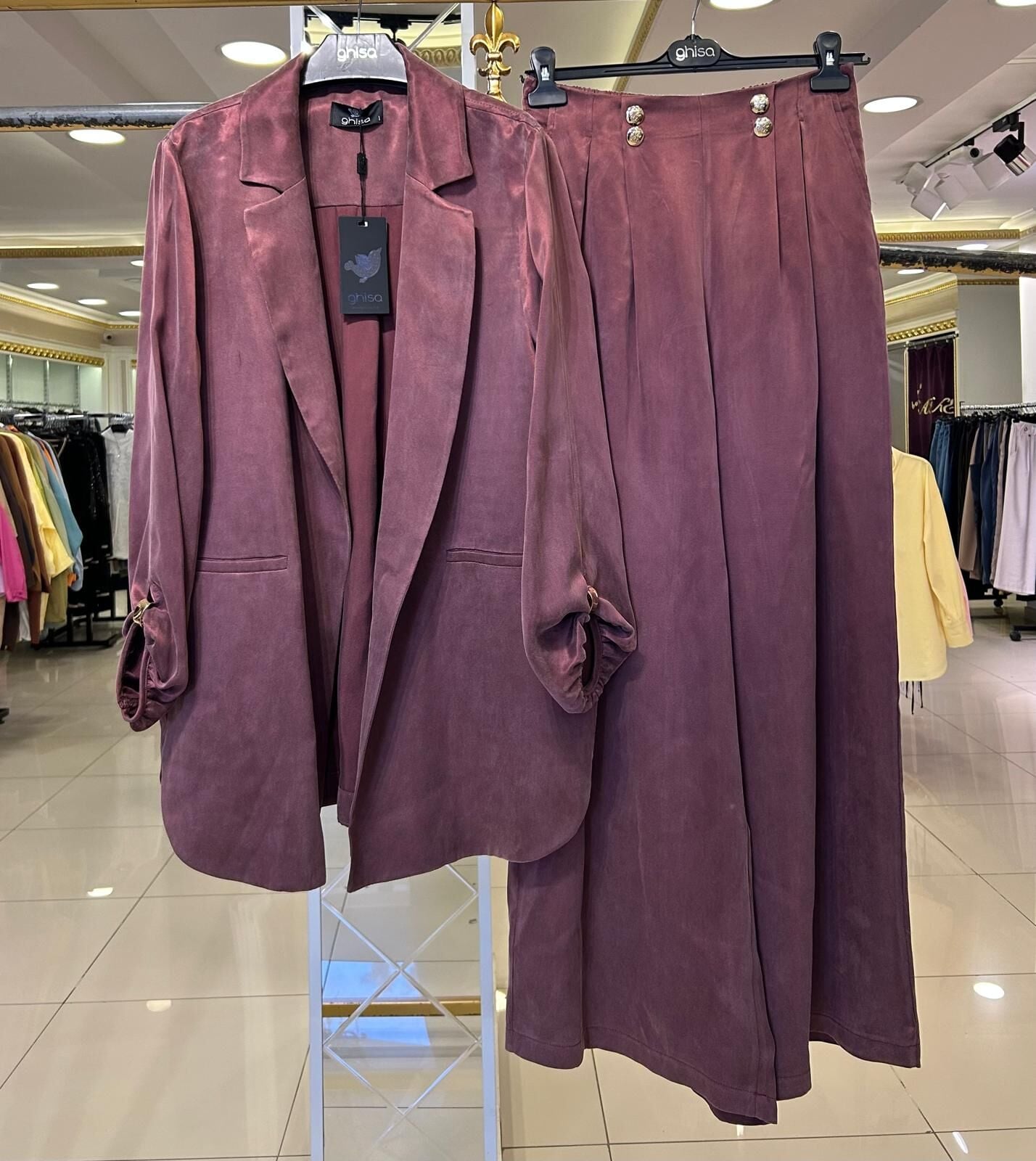 PANTOLONU DÜĞMELİ ASETAT KUMAŞ TAKIM/GHISA