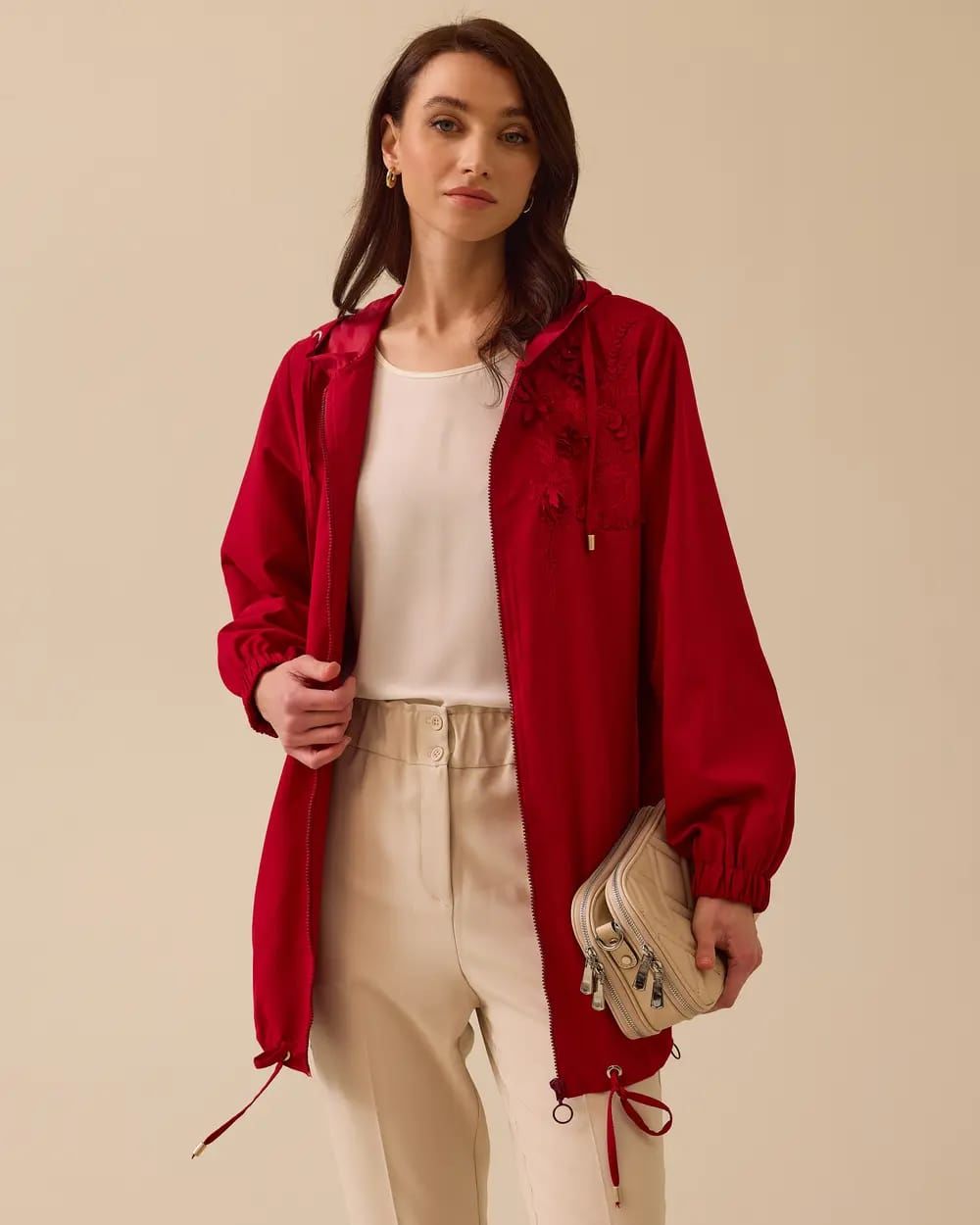 NAKIŞ DETAYLI KAPÜŞONLU TRENÇ/SEÇİL