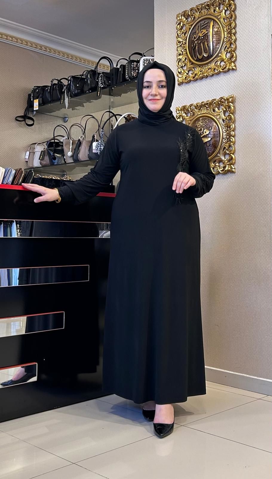 ﻿GÖĞSÜ VE KOLLARI İŞLEMELİ SANDY ELBİSE/ BELGİN