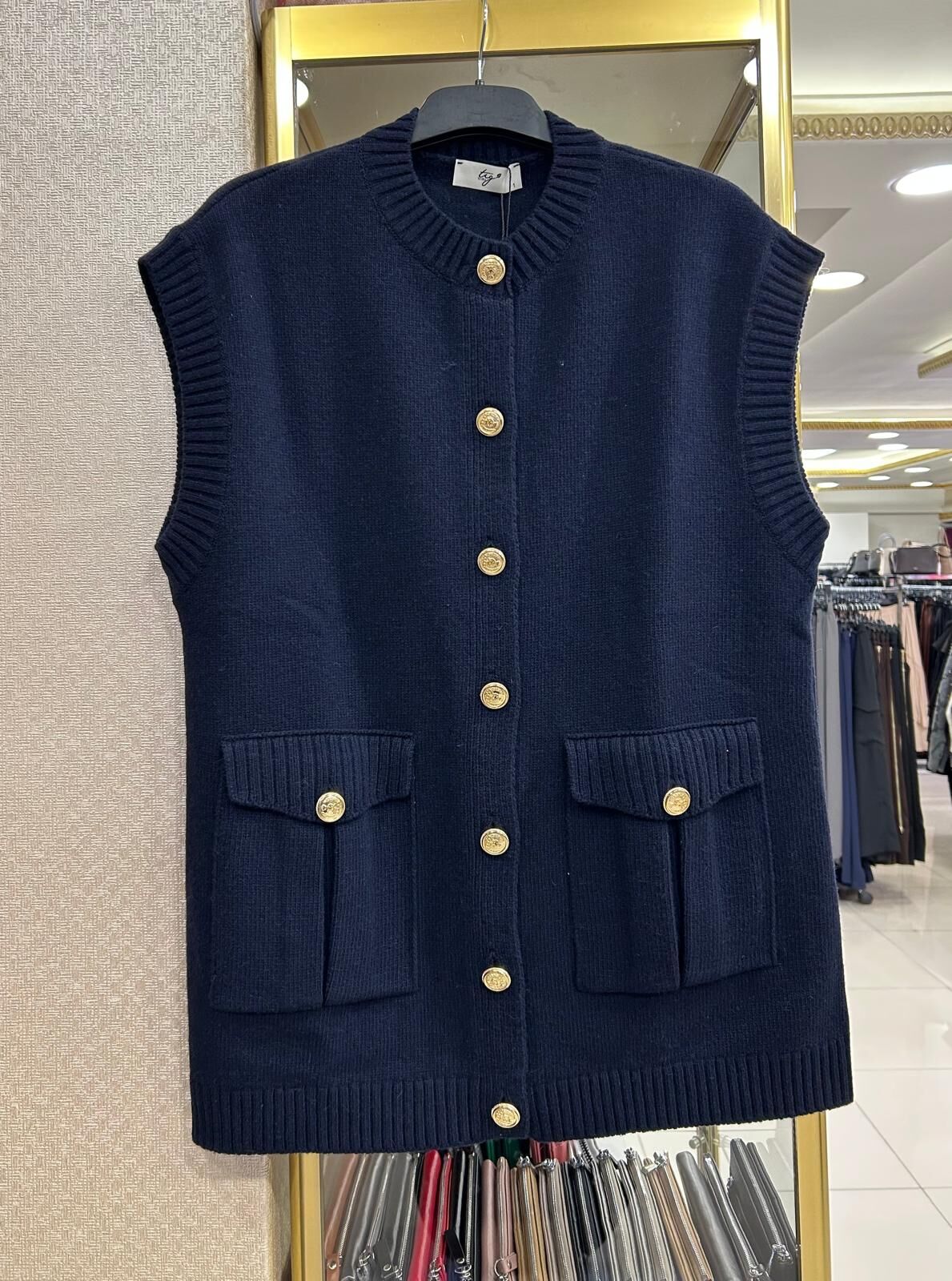 CEP VE DÜĞME DTY. TRİKO YELEK/ TIĞTRİKO