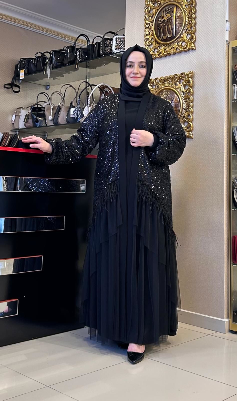 ﻿ÜZERİ PUL İŞLEMELİ TÜY DTY. ABAYA TAKIM/ NURCAN ÇETİN