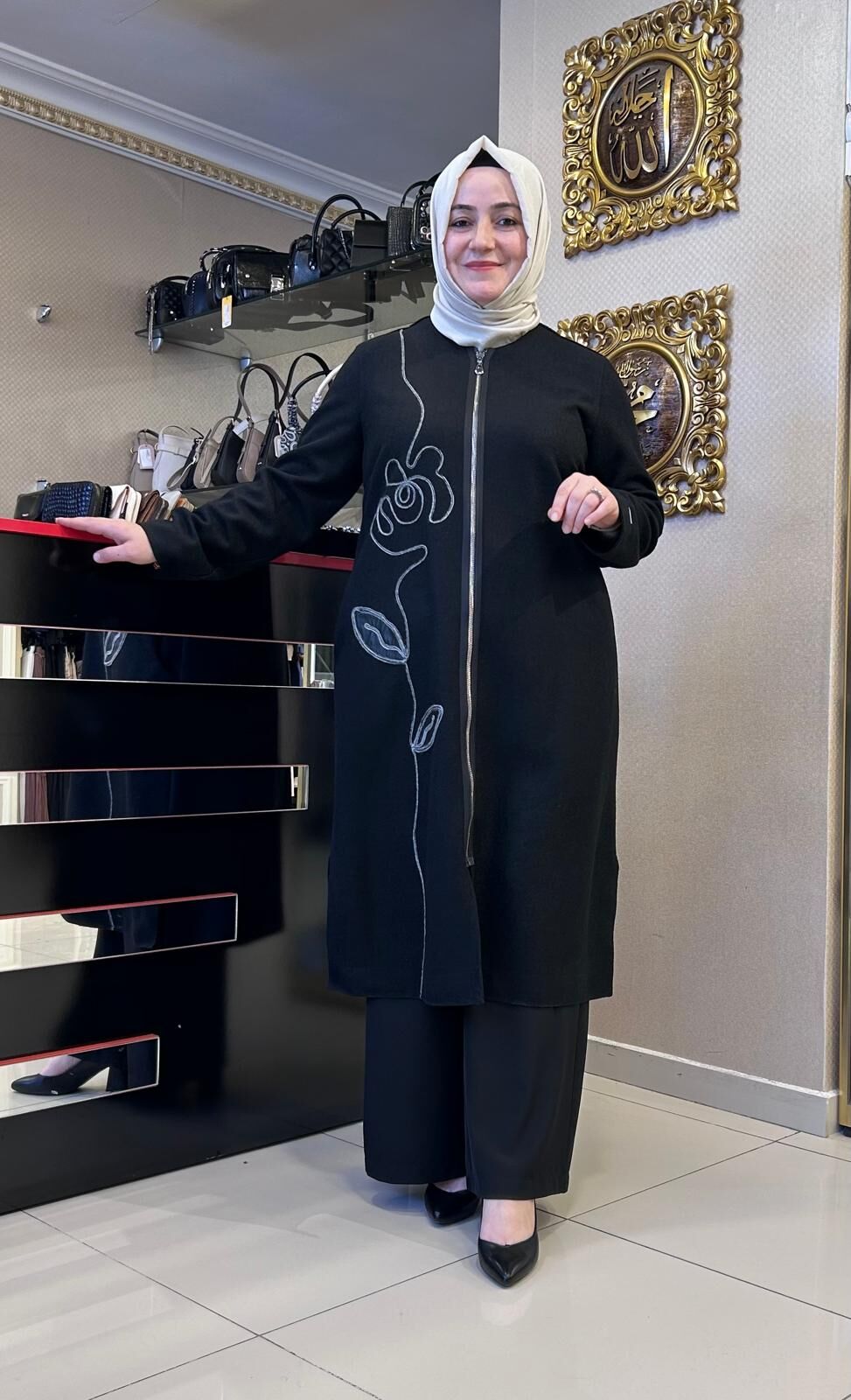 ÜZERİ İŞLEMELİ AMİNE YÜNLÜ KAP /MÜSEMMA